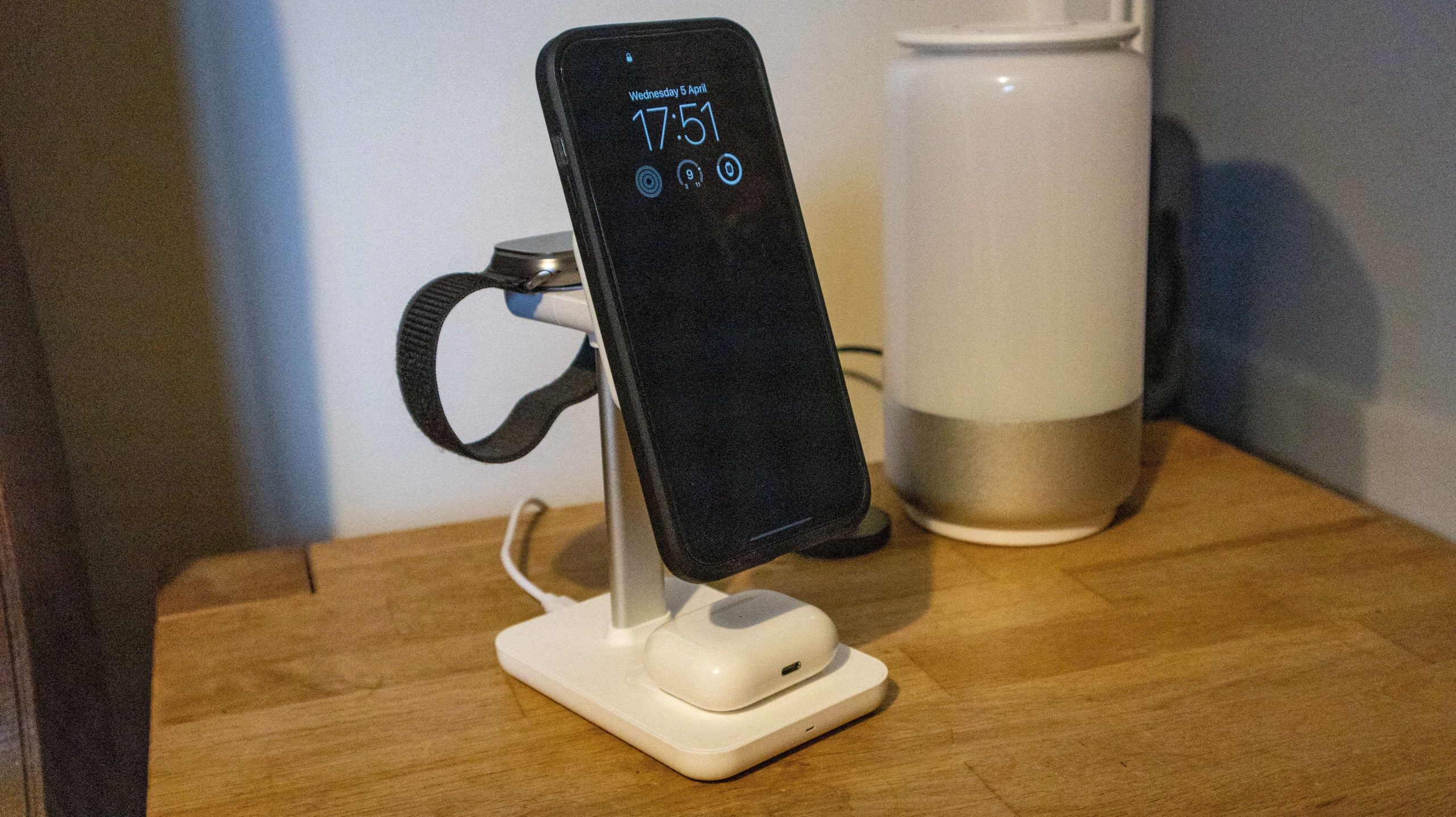 Journey Rapid Trio Wireless MagSafe Charging Station Review - Jessica Bryson
